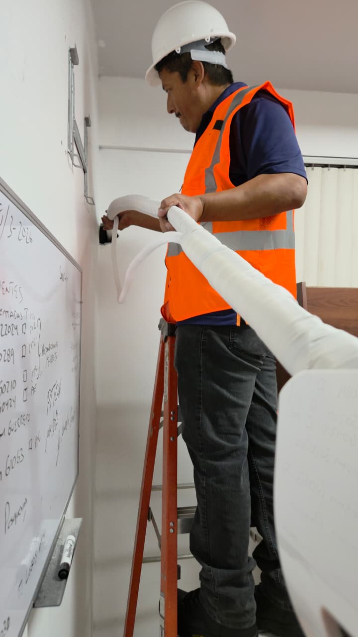 Instalación de ductos de aire acondicionado